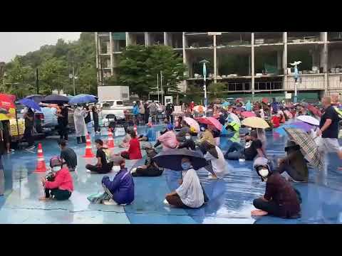 Charity food events attracting over a thousand people continue in Pattaya due to Covid-19.